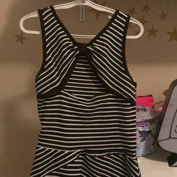 Emily West Summer Dress - Picture 2 of 2